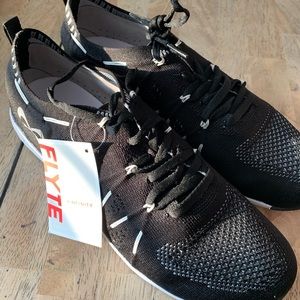 Nfinity Flyte Black size 10 (adult)
